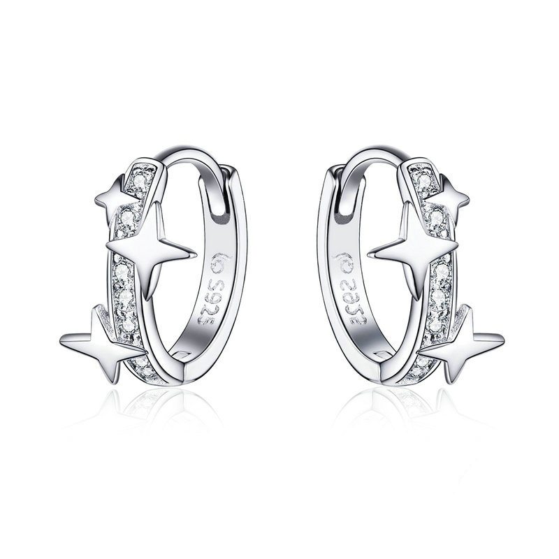 Boucles d’Oreilles Créoles Étoiles <titolo_esteso><span>en argent 925 plaqué or blanc avec zircons blancs</span></titolo_esteso>