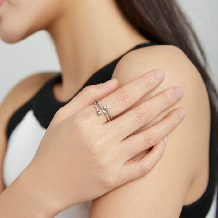 Bague Étoiles <titolo_esteso><span>en argent 925 plaqué or blanc ajustable avec zircons blancs</span></titolo_esteso> - Image 2