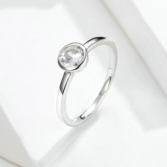 Bague Solitaire <titolo_esteso><span>en argent 925 plaqué or blanc avec zircons blancs</span></titolo_esteso> - Image 3