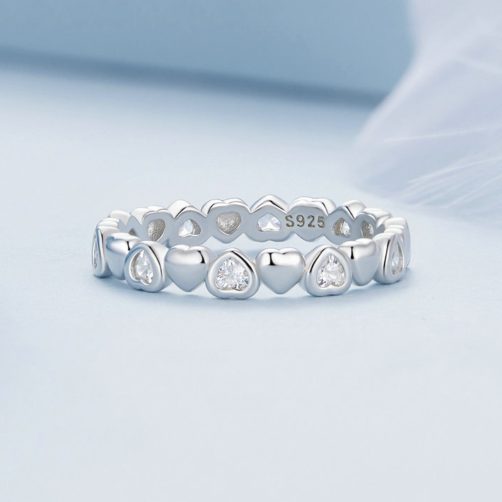 Bague Petits Coeurs <titolo_esteso><span>en argent 925 plaqué or blanc avec zircons blancs</span></titolo_esteso> - Image 4