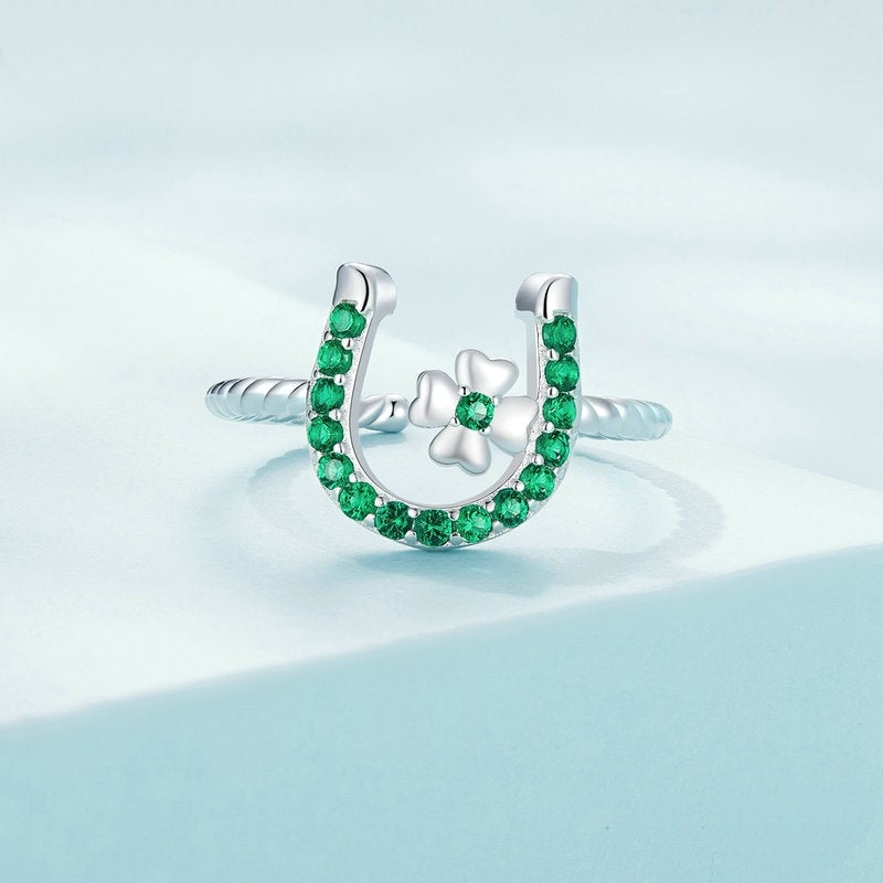 Bague Porte-Bonheur <titolo_esteso><span>en argent 925 plaqué or blanc ajustable avec zircons verts</span></titolo_esteso> - Image 4