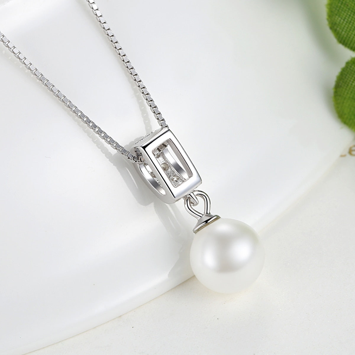 Collier Pendentif Perle <titolo_esteso><span>en argent 925 plaqué or blanc ajustable avec zircons blancs</span></titolo_esteso> - Image 4