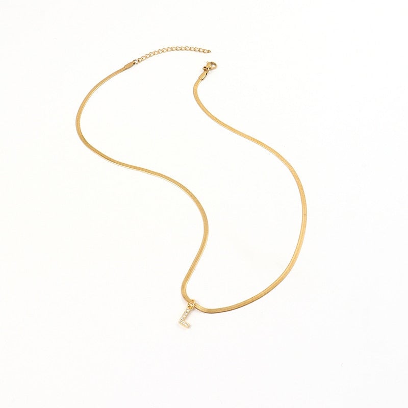 Collier Lettre Initiale <titolo_esteso><span>en acier inoxydable plaqué or jaune avec zircons blancs</span></titolo_esteso> - Image 5