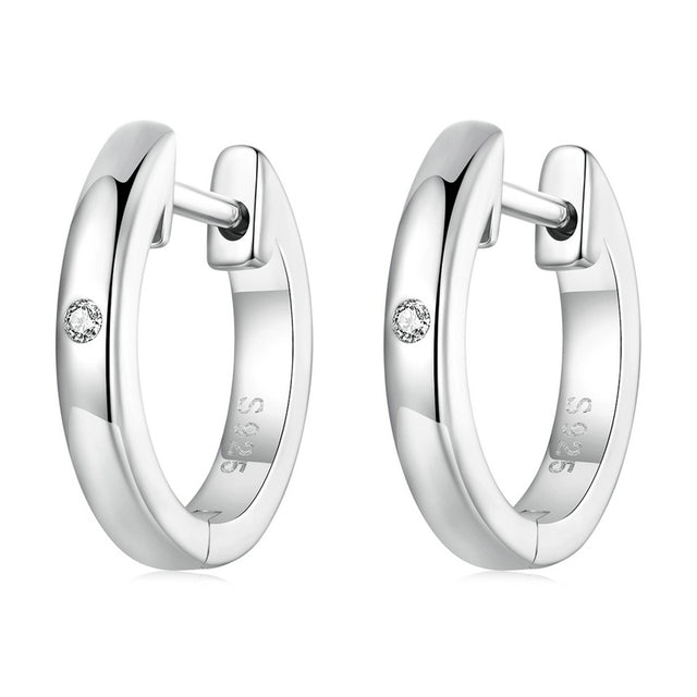 Boucles d'Oreilles Petit Créoles Lisses <titolo_esteso><span>en argent 925 plaqué or blanc avec zircons blancs</span></titolo_esteso>