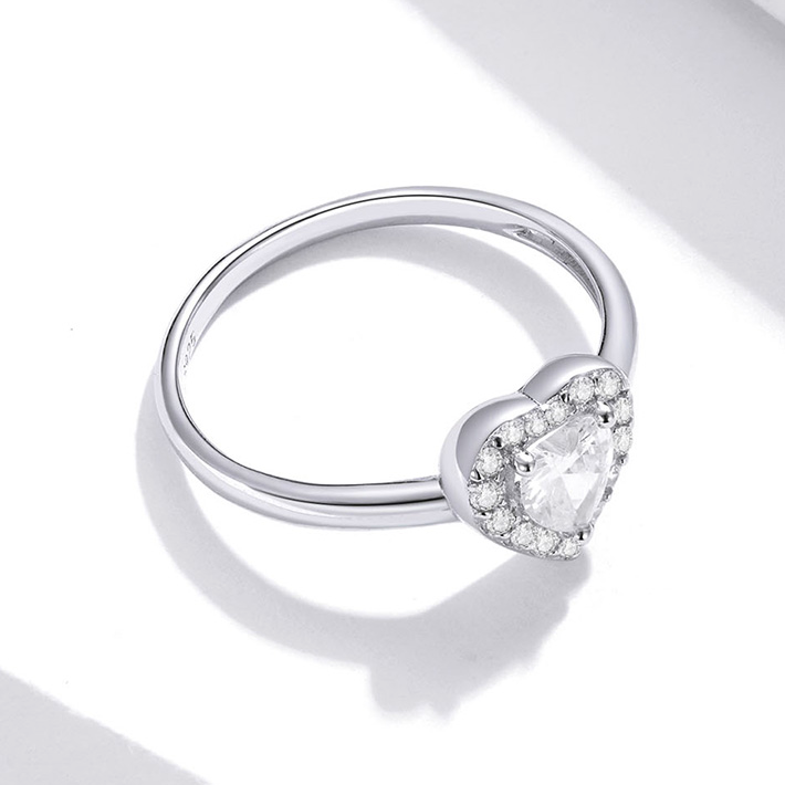 Bague Coeur <titolo_esteso><span>en argent 925 plaqué or blanc avec zircons blancs</span></titolo_esteso> - Image 4