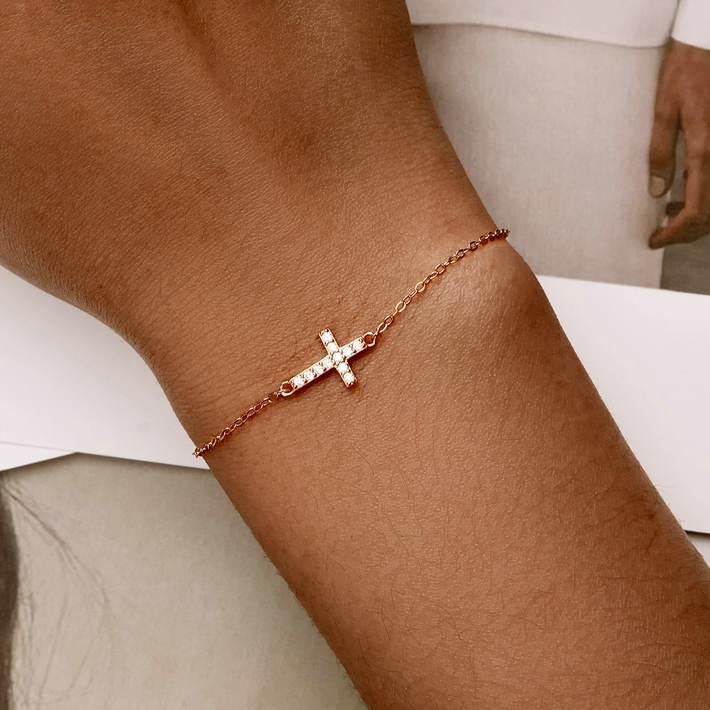 Bracelet avec Croix <titolo_esteso><span>en argent 925 plaqué or jaune ajustable avec zircons blanc</span></titolo_esteso> - Image 3