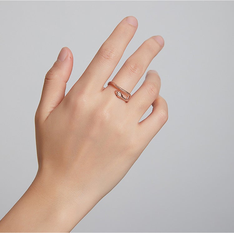 Bague Serpent Cobra Royal <titolo_esteso><span>en argent 925 plaqué or rose ajustable avec pavé de zircons blancs et verts</span></titolo_esteso> - Image 5
