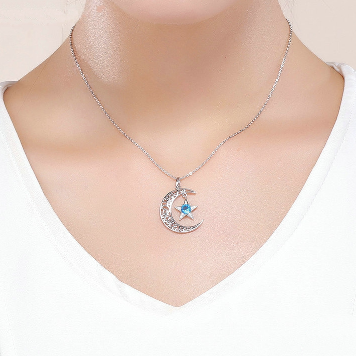 Collier Lune et Étoile <myopt><span>Argent Sterling 925 plaqué or blanc avec zircons blancs et bleus</span></myopt> - Image 2
