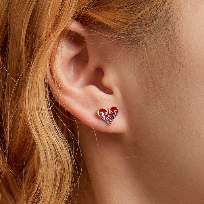 Boucles d'Oreilles Spades et Coeurs de Poker <titolo_esteso><span>en argent 925 plaqué or blanc émaillé à la main</span></titolo_esteso> - Image 2