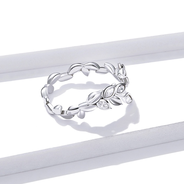 Bague Feuilles <titolo_esteso><span>en argent 925 plaqué or blanc ajustable avec zircons blancs</span></titolo_esteso> - Image 4