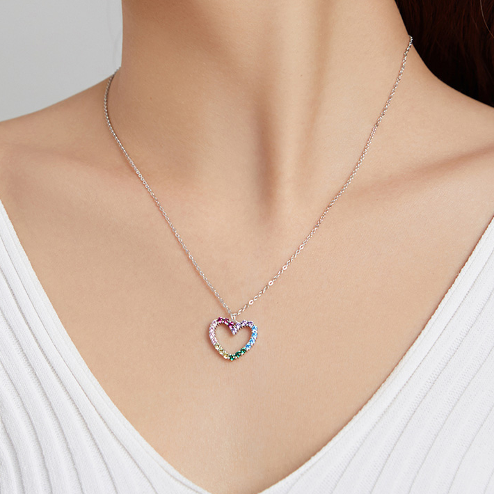 Collier Coeur Arc-en-Ciel <titolo_esteso><span>en argent 925 plaqué or blanc ajustable avec zircons colorés</span></titolo_esteso> - Image 2