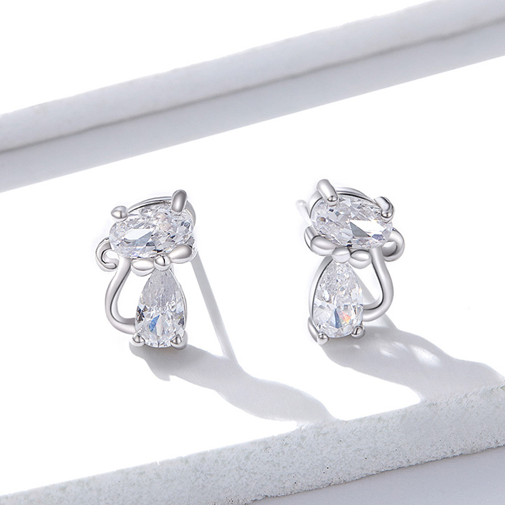 Boucles d’Oreilles Chats Brillants <myopt><span>Puces en Argent Sterling 925 plaqué or blanc avec zircons blancs</span></myopt> - Image 3