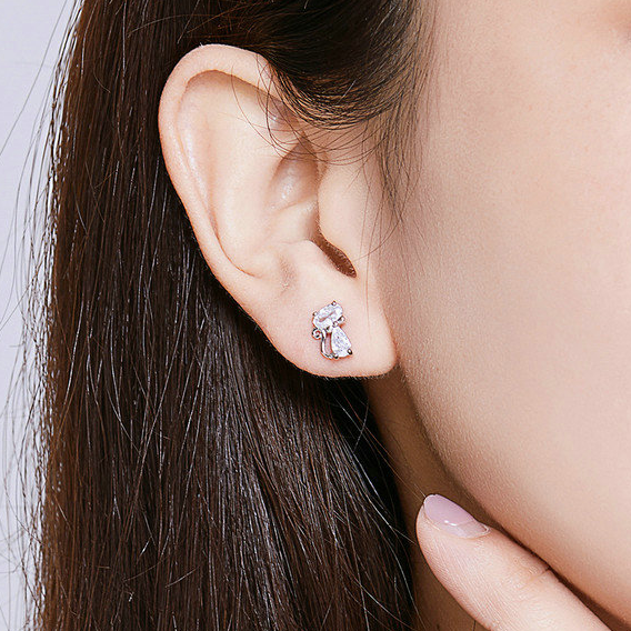 Boucles d’Oreilles Chats Brillants <myopt><span>Puces en Argent Sterling 925 plaqué or blanc avec zircons blancs</span></myopt> - Image 2