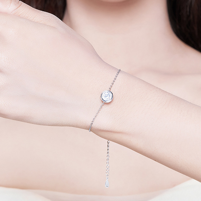 Bracelet Point Lumineux <titolo_esteso><span>en argent 925 plaqué or blanc ajustable avec zircon blanc</span></titolo_esteso> - Image 2