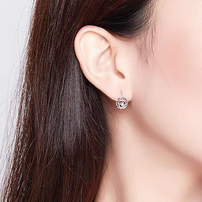 Boucles d’Oreilles Créoles Roses <titolo_esteso><span>en argent 925 plaqué or blanc avec zircons blancs</span></titolo_esteso> - Image 2
