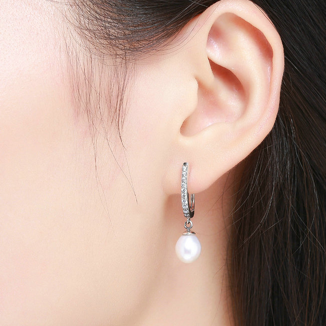 Boucles d’Oreilles Créoles Pendentif Perles <titolo_esteso><span>en argent 925 plaqué or blanc avec zircons blancs</span></titolo_esteso> - Image 2