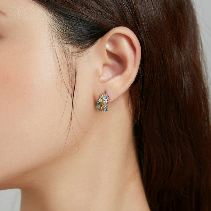 Boucles d'Oreilles Plumes <titolo_esteso><span>en argent 925 plaqué or blanc émaillé à la main</span></titolo_esteso> - Image 2