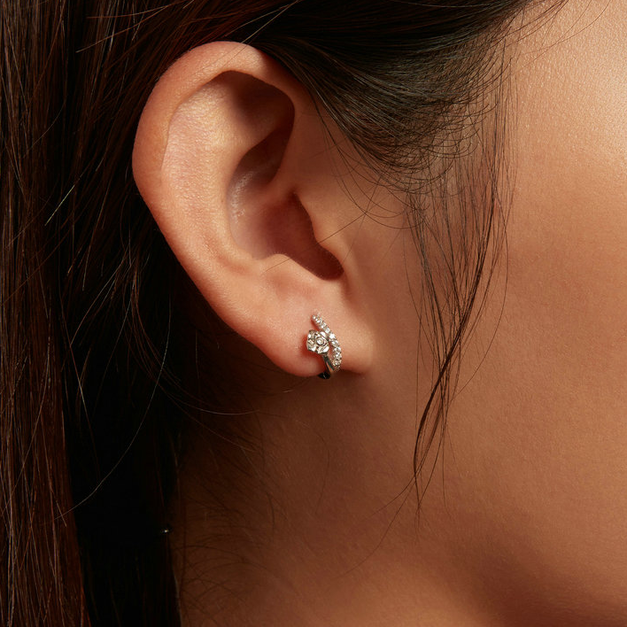 Boucles d’Oreilles Créoles Roses <titolo_esteso><span>en argent 925 plaqué or blanc avec zircons blancs</span></titolo_esteso> - Image 2