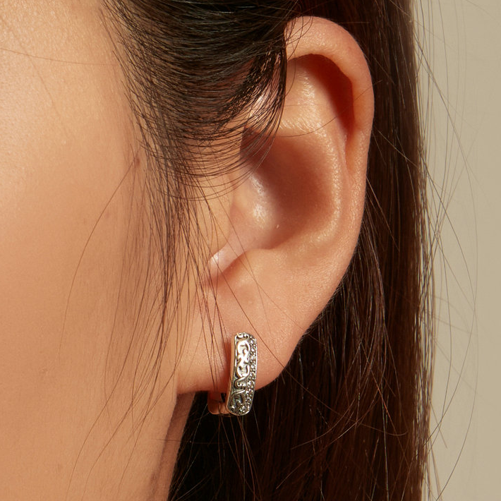 Boucles d’Oreilles Créoles Ancienne <titolo_esteso><span>en argent 925 plaqué or blanc avec zircons blancs</span></titolo_esteso> - Image 2