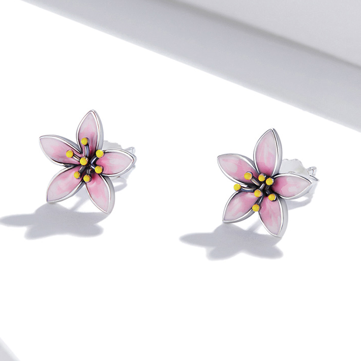 Boucles d'Oreilles Sakura <titolo_esteso><span>en argent 925 plaqué or blanc émaillé à la main</span></titolo_esteso> - Image 3