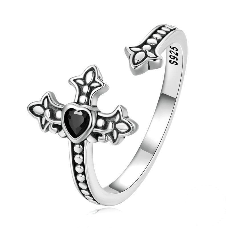 Bague Croix avec Coeur <titolo_esteso><span>en argent 925 plaqué or blanc ajustable avec zircon noir</span></titolo_esteso>