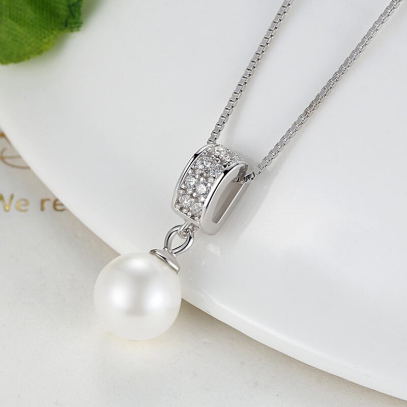 Collier Pendentif Perle <titolo_esteso><span>en argent 925 plaqué or blanc ajustable avec zircons blancs</span></titolo_esteso> - Image 3