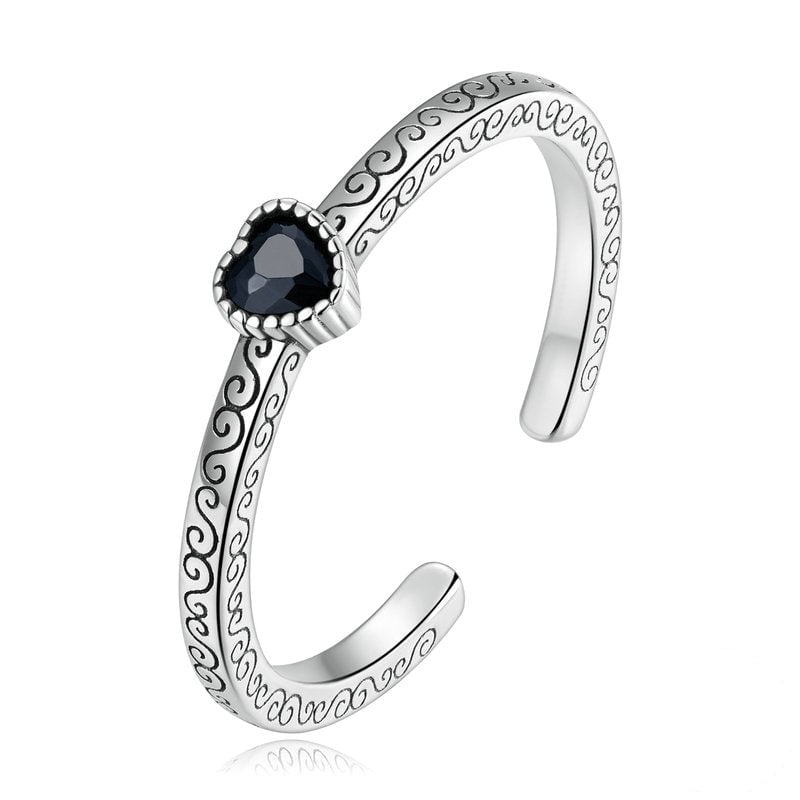 Bague Coeur Noir <titolo_esteso><span>en argent 925 plaqué or blanc ajustable avec zircon noir et gravures faites à la main</span></titolo_esteso>
