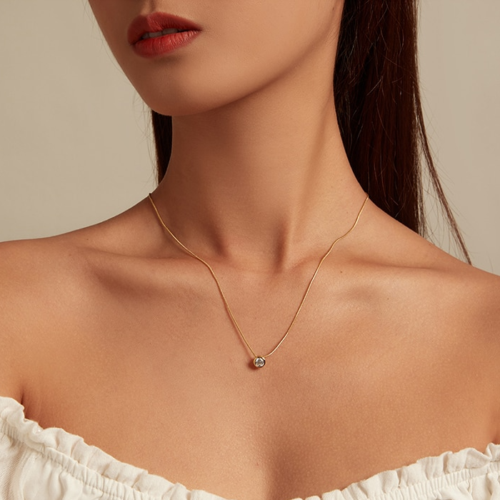 Collier Point Lumineux <titolo_esteso><span>en argent 925 plaqué or blanc avec zircon blanc</span></titolo_esteso> - Image 2