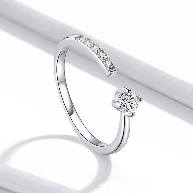 Bague Solitaire <titolo_esteso><span>en argent 925 plaqué or blanc ajustable avec zircons blancs</span></titolo_esteso> - Image 4