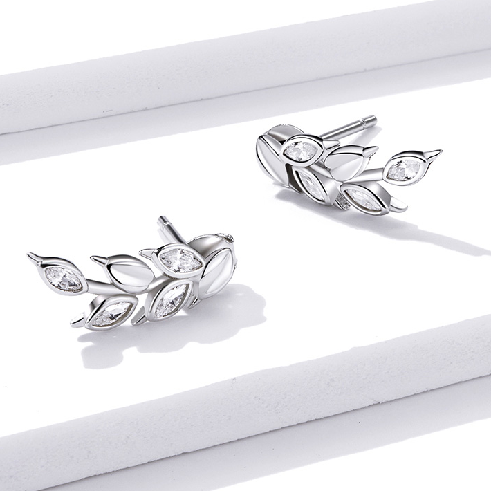 Boucles d'Oreilles Feuilles <titolo_esteso><span>en argent 925 plaqué or blanc avec zircons blancs</span></titolo_esteso> - Image 4