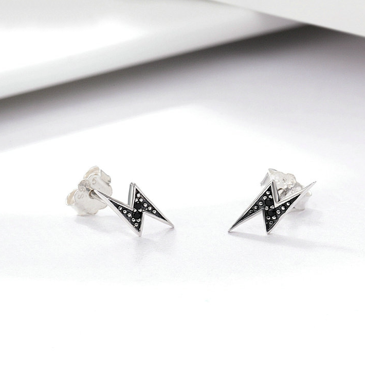Boucles d'Oreilles Foudre <titolo_esteso><span>en argent 925 plaqué or blanc avec zircons noirs</span></titolo_esteso> - Image 3