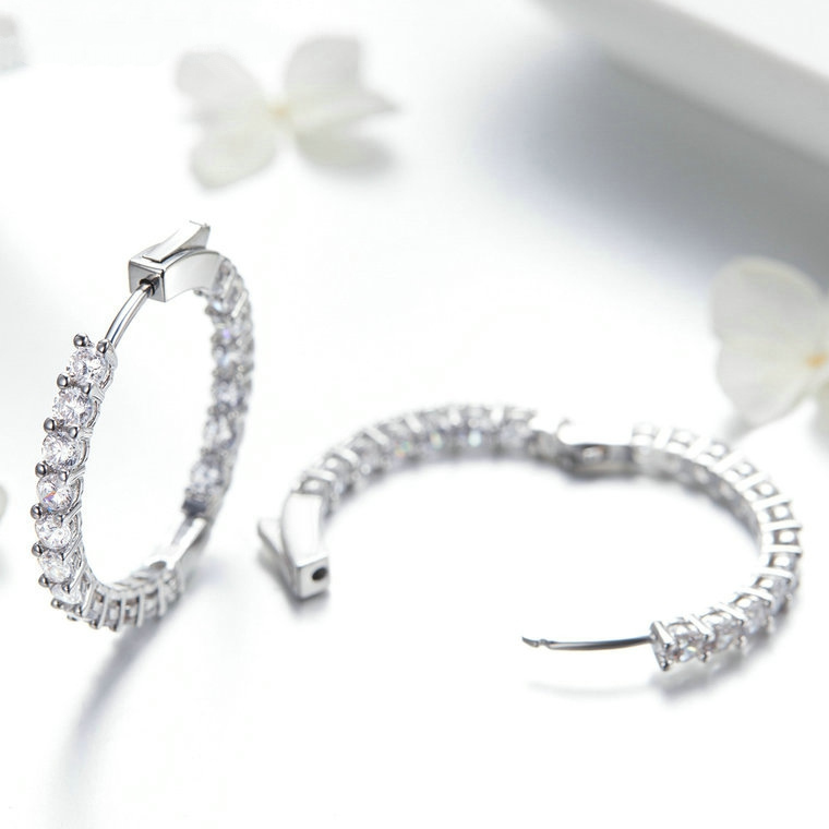 Boucles d’Oreilles Créoles Brillants <titolo_esteso><span>en argent 925 plaqué or blanc avec zircons blancs</span></titolo_esteso> - Image 4