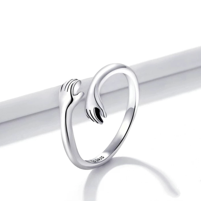 Bague Câlin d'Amour <titolo_esteso><span>en argent 925 plaqué or blanc ajustable avec étreinte et détail des mains</span></titolo_esteso> - Image 3