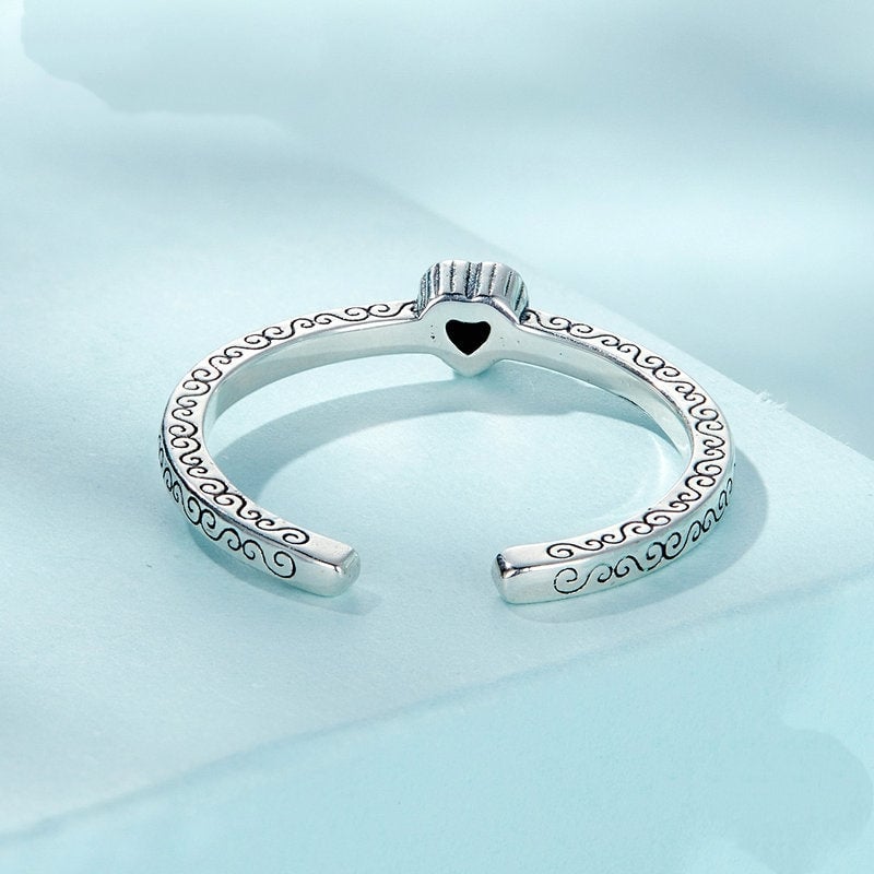 Bague Coeur Noir <titolo_esteso><span>en argent 925 plaqué or blanc ajustable avec zircon noir et gravures faites à la main</span></titolo_esteso> - Image 5