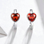 [OOS] Boucles d’Oreilles Créoles Coeurs en argent 925 plaqué or blanc avec zircons rouges - Photo 4