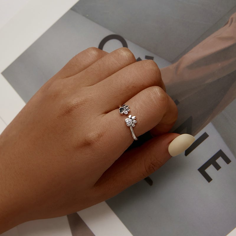 Bague Pattes <titolo_esteso><span>en argent 925 plaqué or blanc émaillé noir avec zircon blanc ajustable</span></titolo_esteso> - Image 2