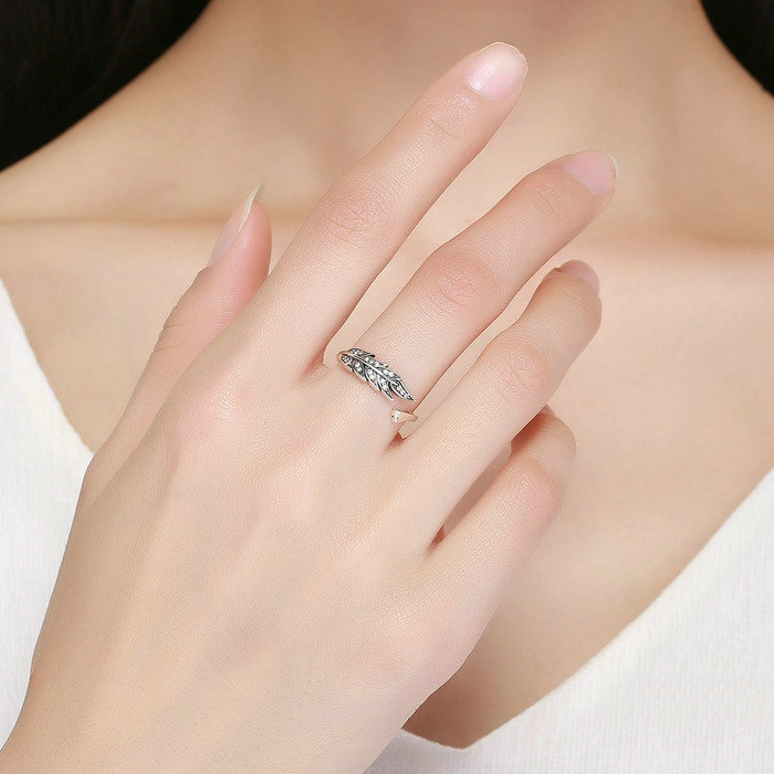 Bague Plume Brillante <titolo_esteso><span>en argent 925 plaqué or blanc ajustable avec zircons blancs</span></titolo_esteso> - Image 2