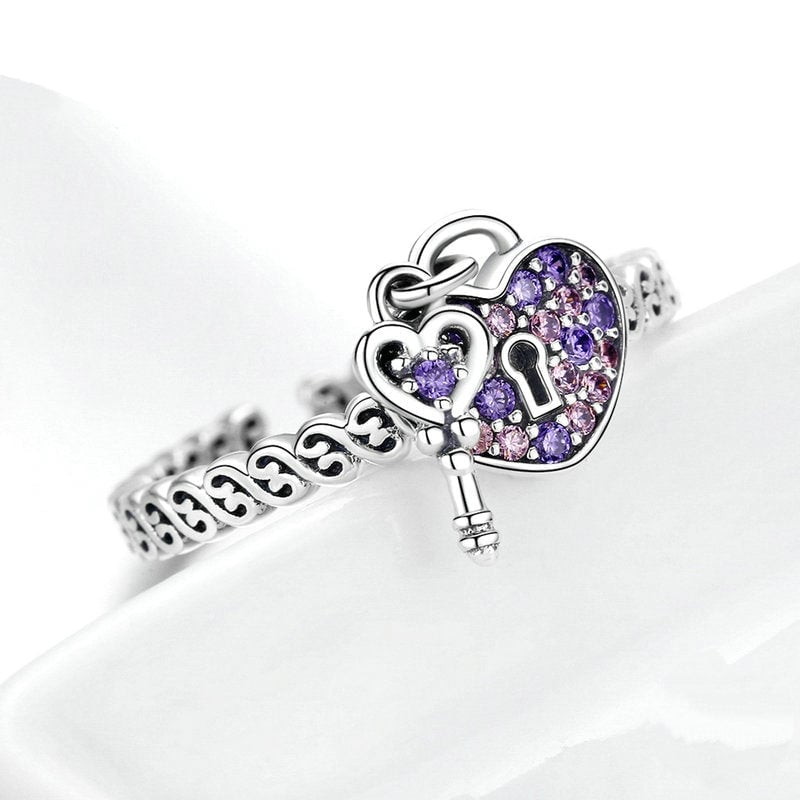 Bague Cadenas Coeur <titolo_esteso><span>en argent 925 plaqué or blanc ajustable avec zircons violets</span></titolo_esteso> - Image 3