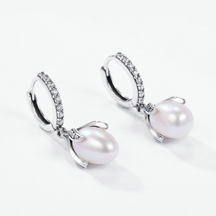 Boucles d’Oreilles Créoles Pendentif Perles <titolo_esteso><span>en argent 925 plaqué or blanc avec zircons blancs</span></titolo_esteso> - Image 3