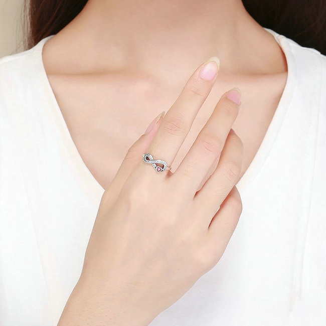 Bague Infini avec Coeur <titolo_esteso><span>en argent 925 plaqué or blanc avec zircons blancs et rouge</span></titolo_esteso> - Image 2