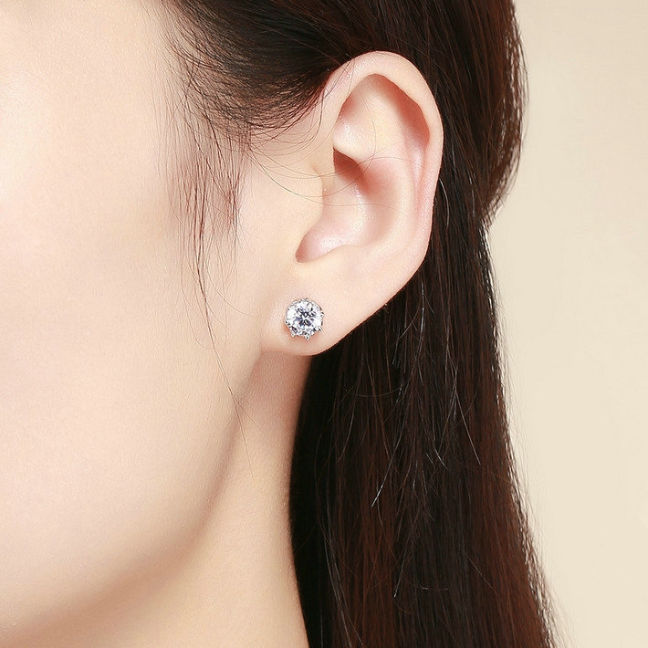 Boucles D'oreilles Point Lumineux <titolo_esteso><span>en argent 925 plaqué or blanc avec zircons blancs</span></titolo_esteso> - Image 2