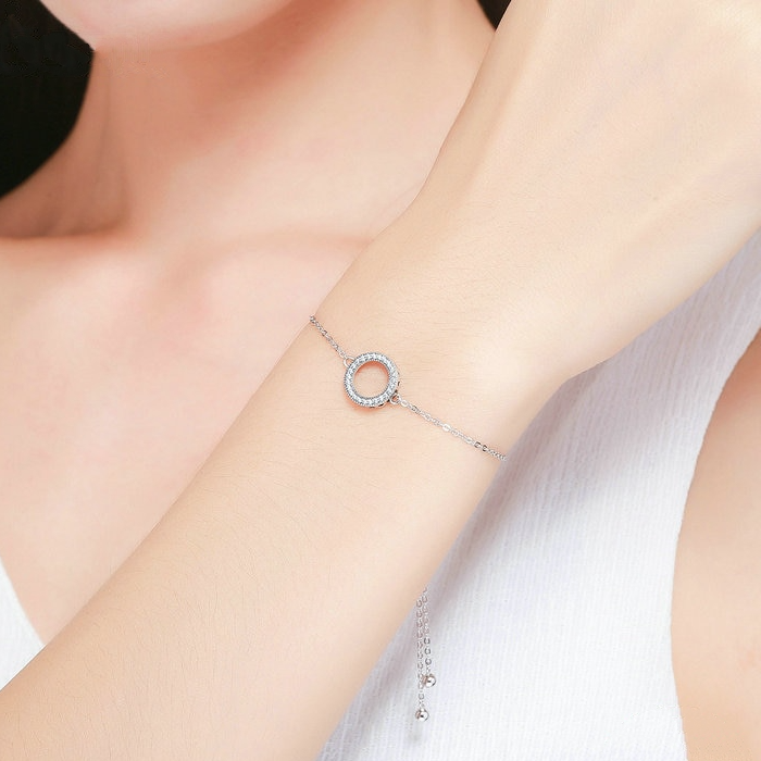 Bracelet Cercle Lumineux <titolo_esteso><span>en argent 925 plaqué or blanc ajustable avec zircons blancs</span></titolo_esteso> - Image 2
