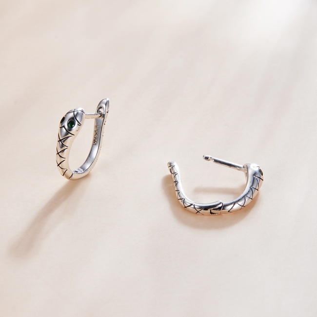 Boucles d'Oreilles Serpent <titolo_esteso><span>en argent 925 plaqué or blanc avec zircons verts</span></titolo_esteso> - Image 4
