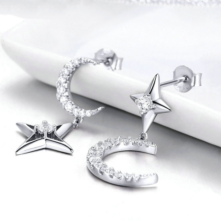 Boucles d'Oreilles Étoiles et Lunes <titolo_esteso><span>en argent 925 plaqué or blanc avec zircons blancs</span></titolo_esteso> - Image 3
