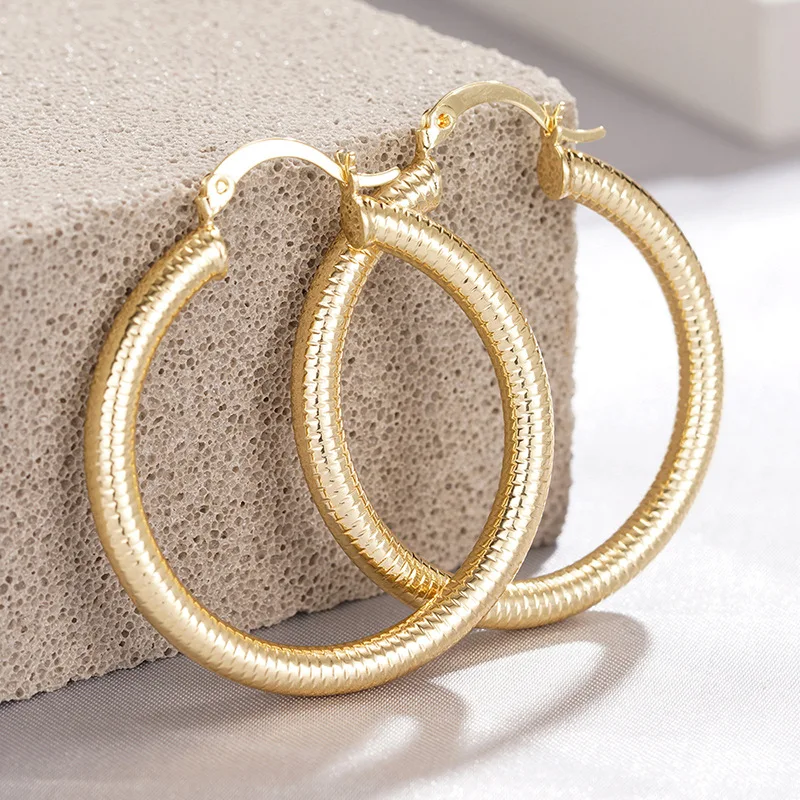 European and American Style Metal Spiral Texture Large Circle Earrings for Attending Banquets, Exaggerated Trendy Accessories - Image 13