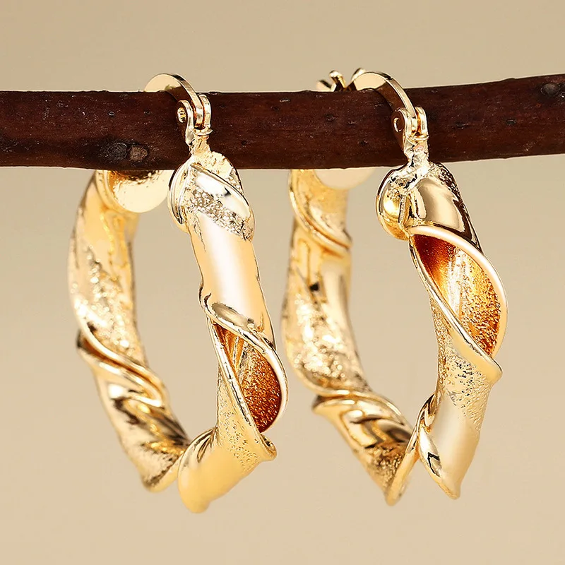European and American Style Metal Spiral Texture Large Circle Earrings for Attending Banquets, Exaggerated Trendy Accessories - Image 24