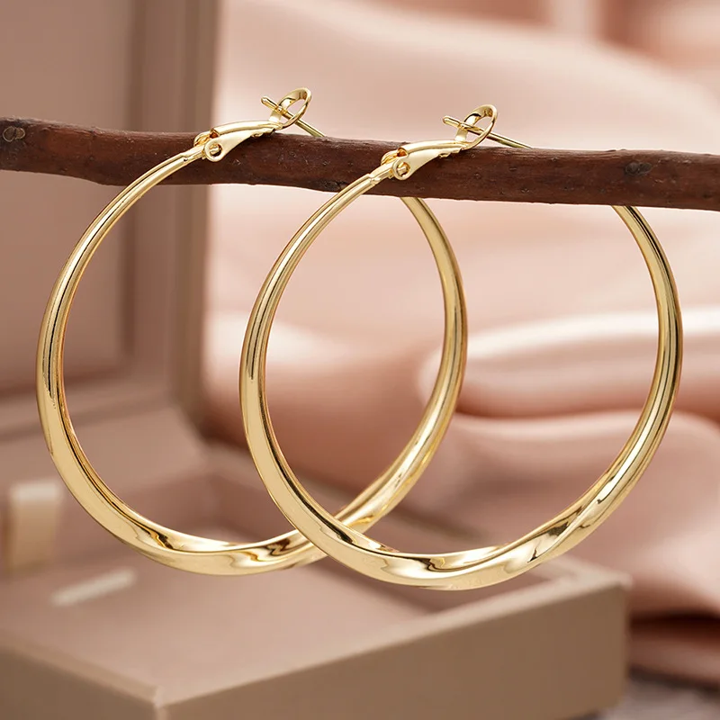 European and American Style Metal Spiral Texture Large Circle Earrings for Attending Banquets, Exaggerated Trendy Accessories - Image 10