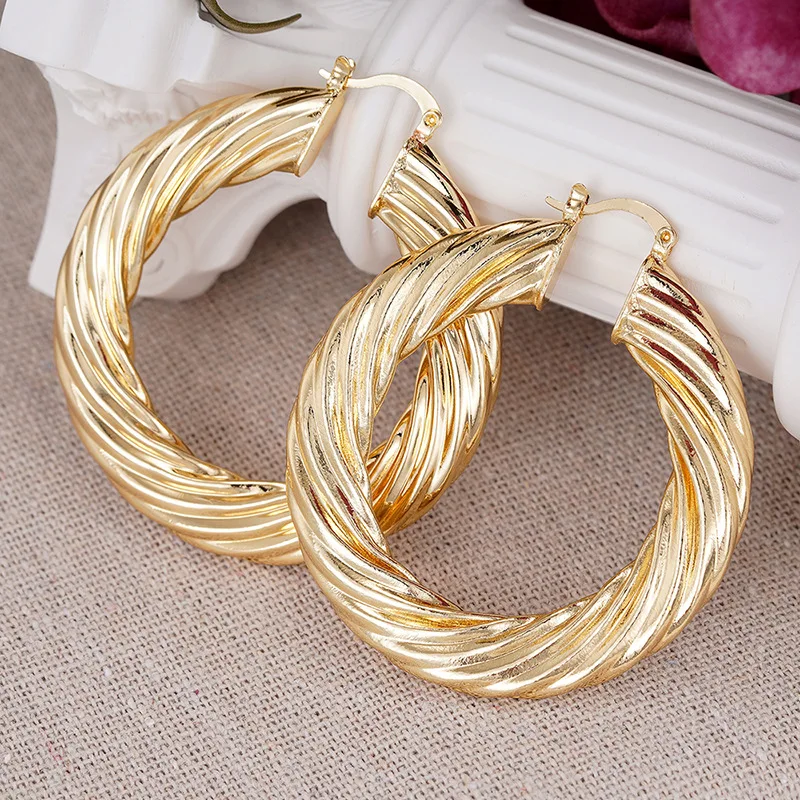 European and American Style Metal Spiral Texture Large Circle Earrings for Attending Banquets, Exaggerated Trendy Accessories - Image 2