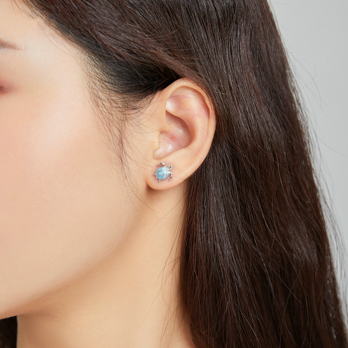 Boucles d'Oreilles Tortue <titolo_esteso><span>en argent 925 plaqué or blanc émaillé turquoise</span></titolo_esteso> - Image 2