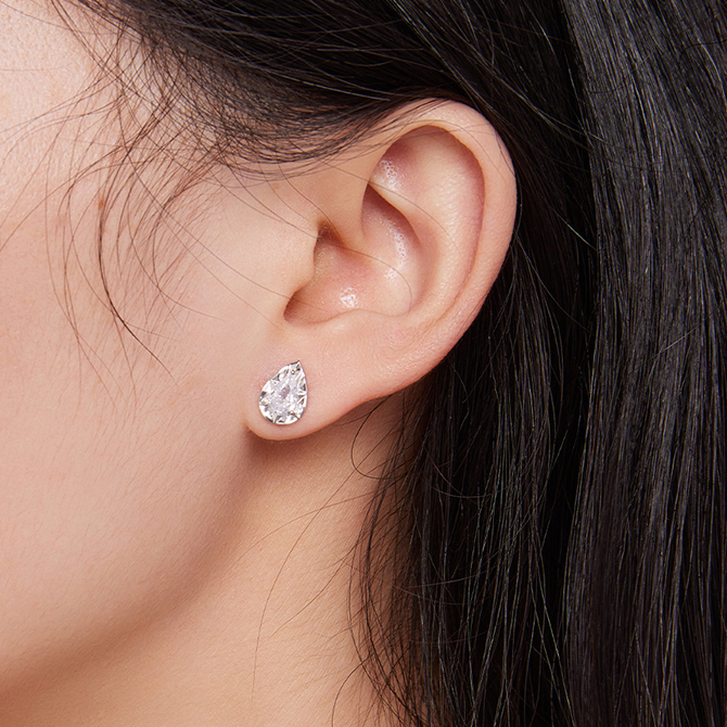 Boucles d'Oreilles Goutte d'Eau <titolo_esteso><span>en argent 925 plaqué or blanc avec zircons blancs</span></titolo_esteso> - Image 2